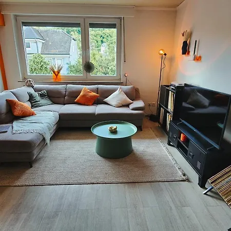 Zentral, Gemuetlich, Waldnah Apartmán *